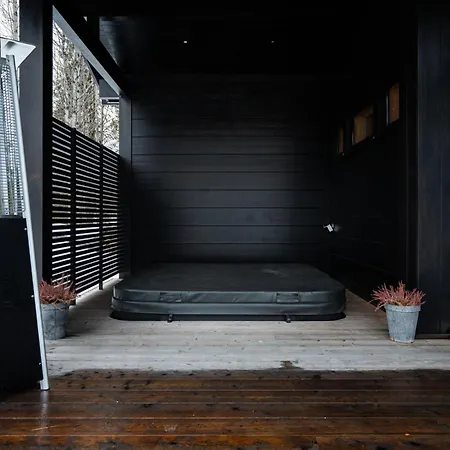 Serenity - Hot Tub & Sauna