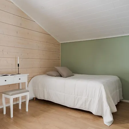 Serenity - Hot Tub & Sauna